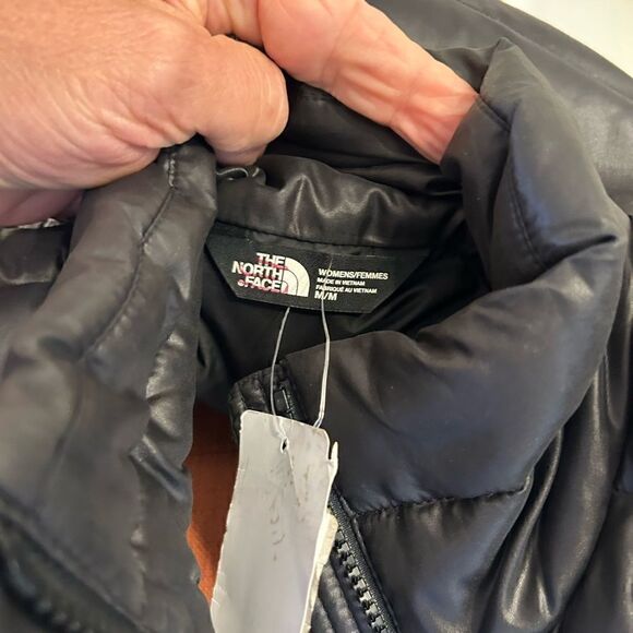 Women’s north face quilted jacket  size medium - Picture 7 of 7